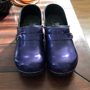 Sanita clogs purple